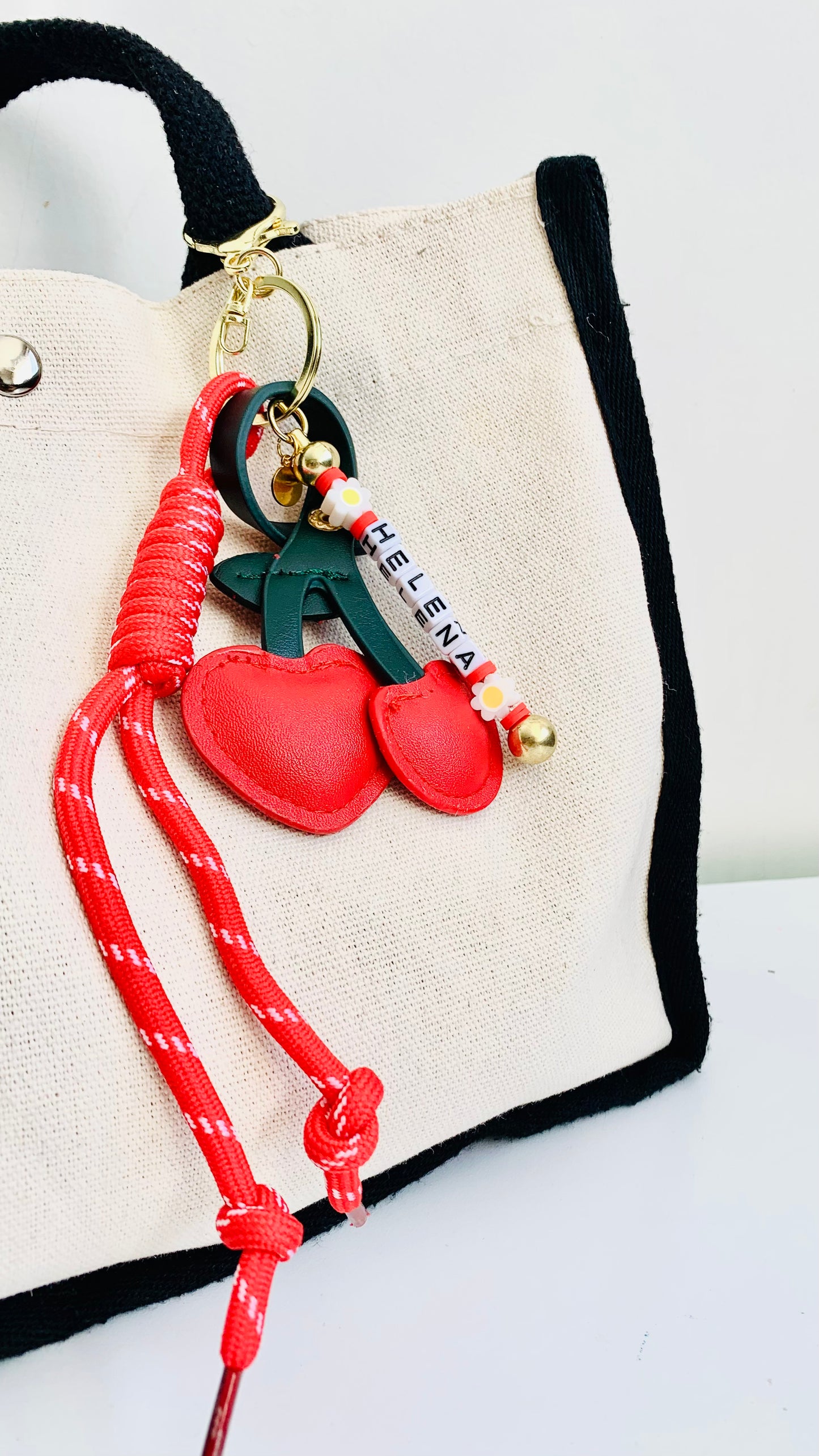 Charm Buddy Cerezas